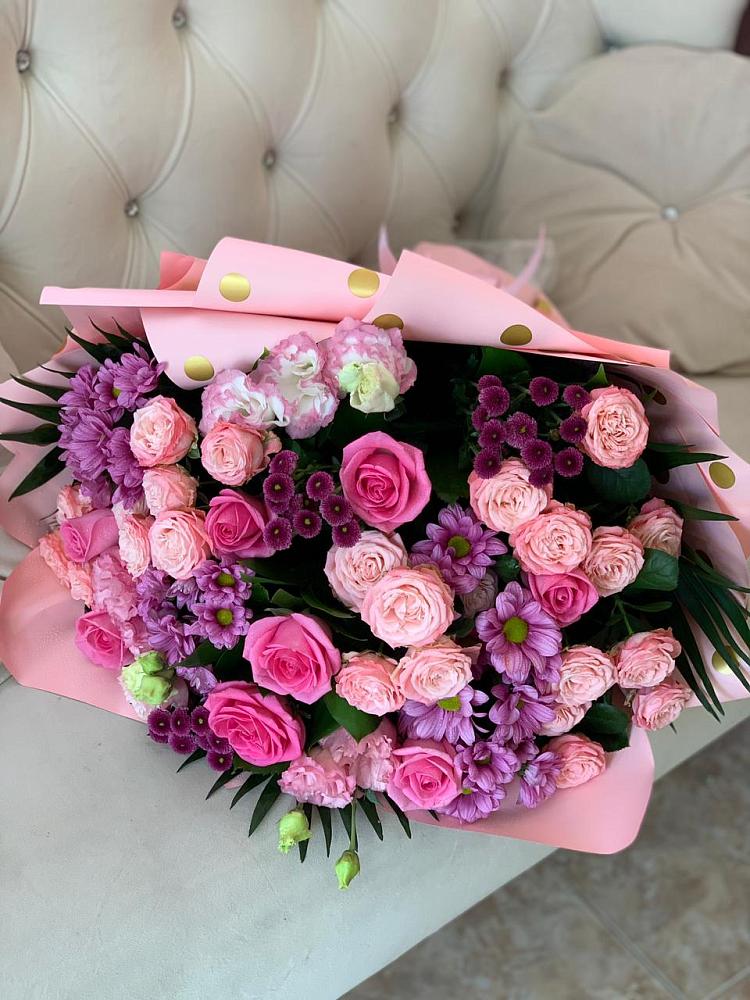 Букет цветов из: Хризантемы, Розы и Лизиантусы в Новопокровское 