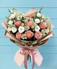 Букет цветов из:  Розы, Альстромерии и Лизиантусы в Новопокровское 