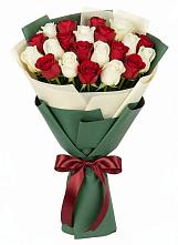 Букет Микс из красных и белых роз в Новопокровское 