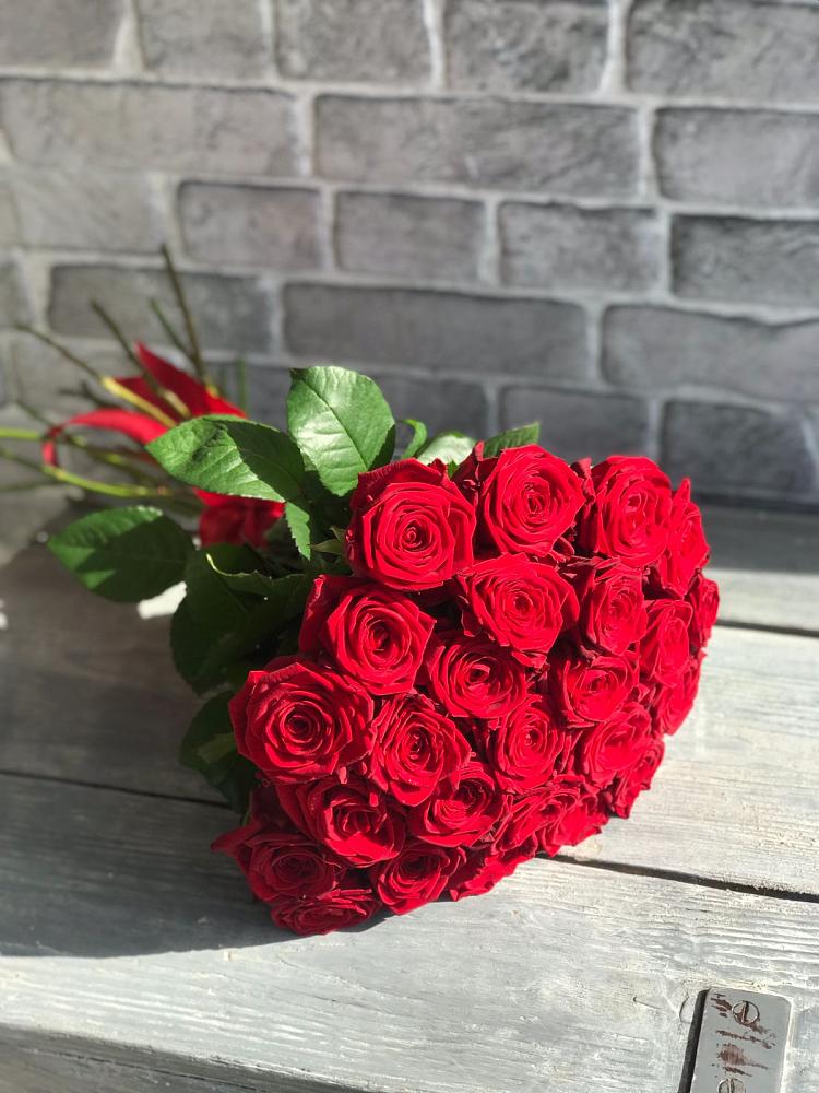 Букет Красные розы Фридом в Новопокровское 