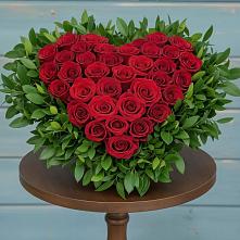 Цветочная композиция из Розы в виде сердца в Новопокровское 