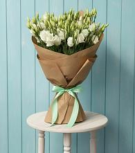 Букет цветов из:  Лизиантусы в Новопокровское 