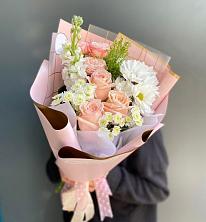 Букет цветов из:  Хризантемы и Розы в Новопокровское 