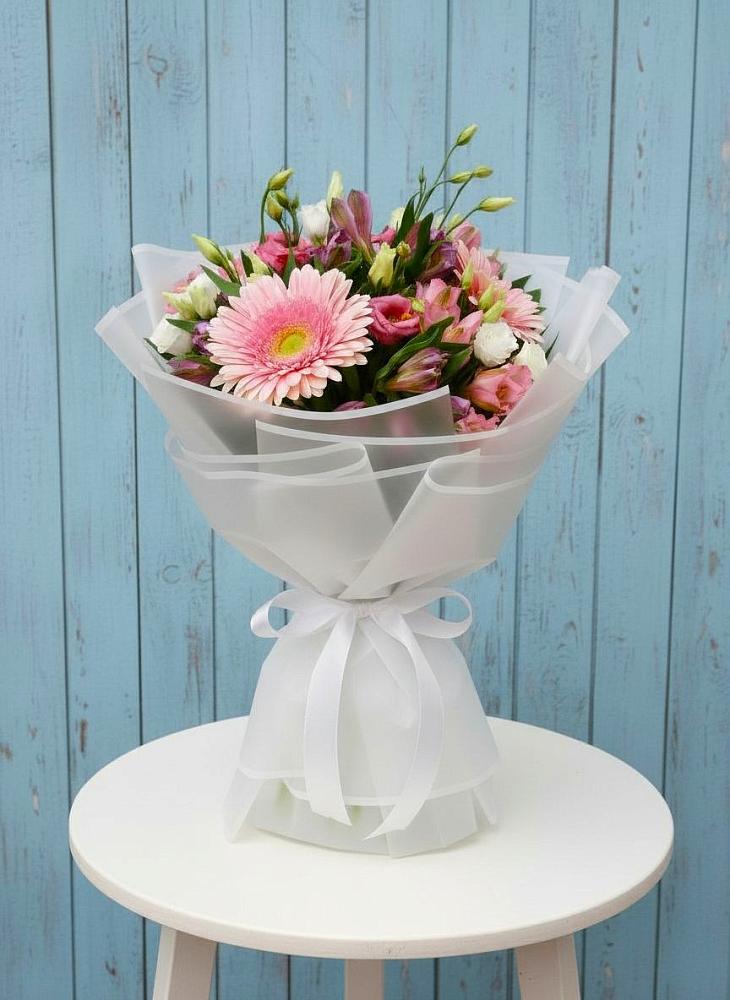 Букет цветов из: Герберы, Альстромерии и Лизиантусы в Новопокровское 