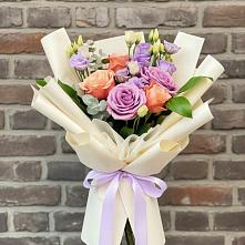 Букет цветов из:  Лизиантусы и Розы в Новопокровское 