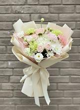 Букет цветов из:  Гвоздики, Розы, Лизиантусы и Хризантемы в Новопокровское 