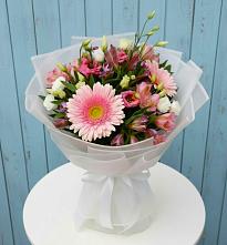 Букет цветов из:  Герберы, Альстромерии и Лизиантусы в Новопокровское 