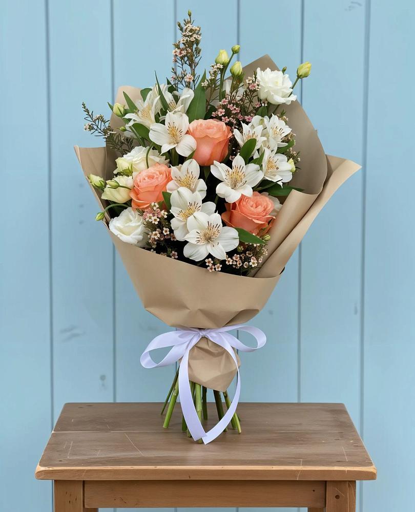 Букет цветов из: Альстромерии, Лизиантусы, Розы и Хризантемы в Новопокровское 